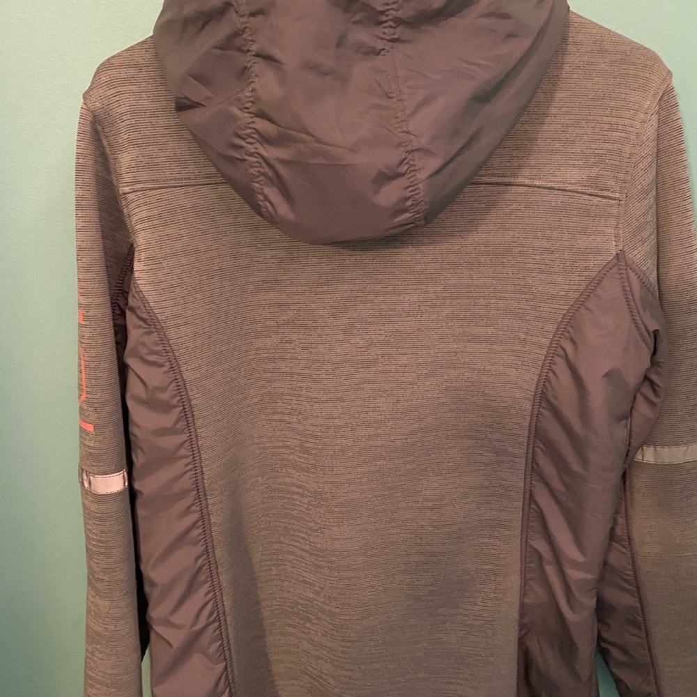 Woman’s Reebok jacket size large - Picture 4 of 4